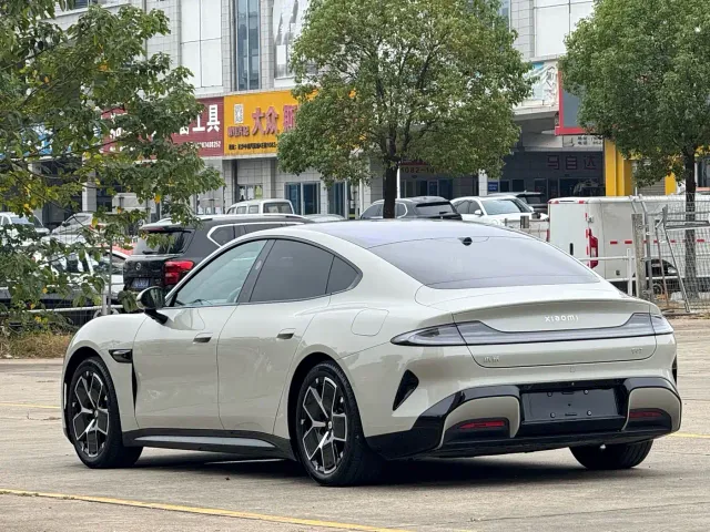 Xiaomi SU7 — Фото автомобиля 14