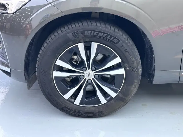 Volvo XC60 — Фото автомобиля 3