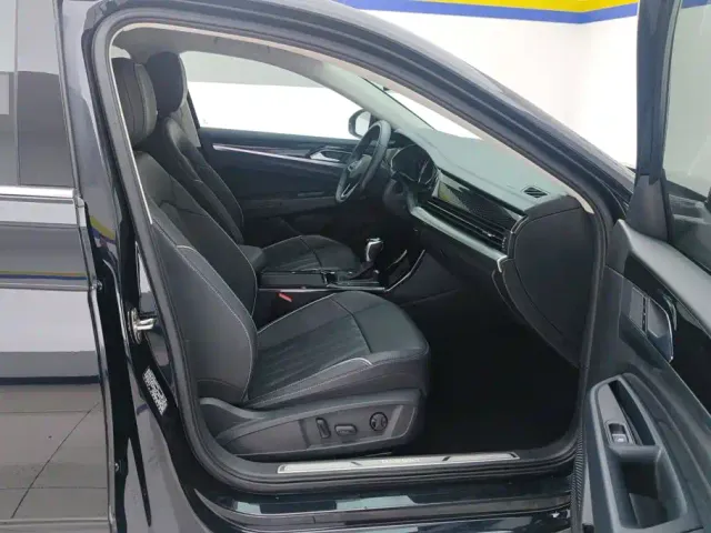 Volkswagen Passat — Фото автомобиля 8