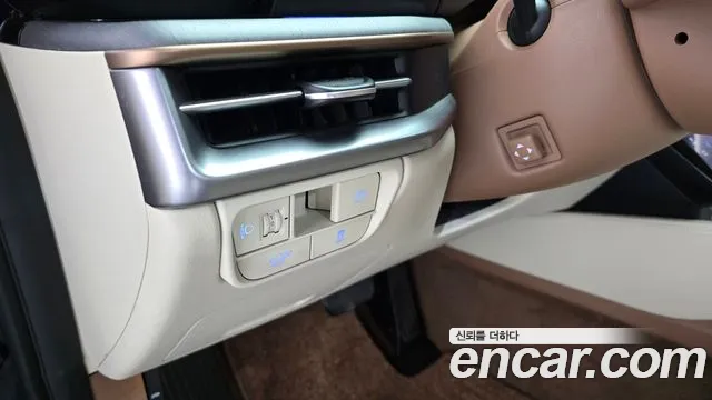 Hyundai Grandeur Grandeur (GN7) 2.5 Бензин 2WD — Фото автомобиля 19