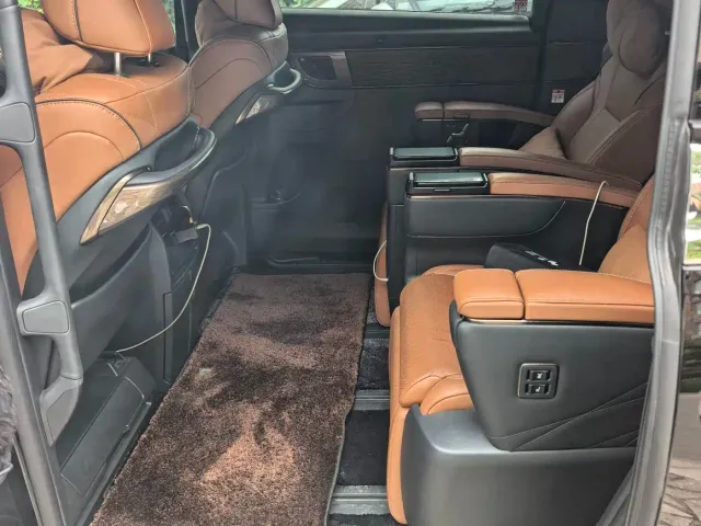 Toyota Vellfire — Фото автомобиля 10