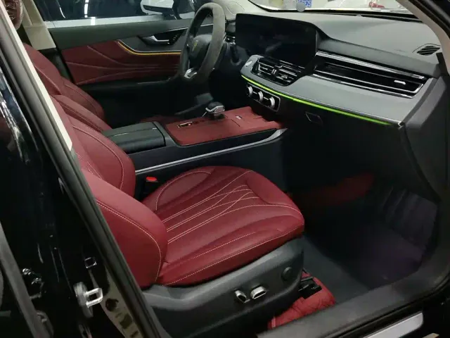 Hongqi HS5 — Фото автомобиля 8