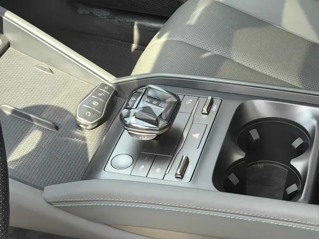 BYD Qin L — Фото автомобиля 12