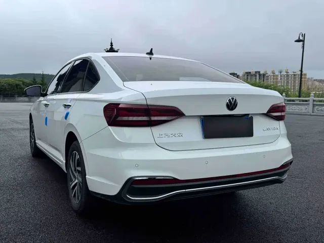 Volkswagen Lavida — Фото автомобиля 4