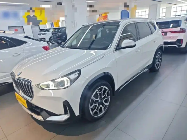 Фотография автомобиля — BMW X1
