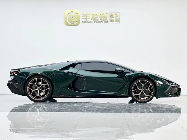 Lamborghini Revuelto — Фото автомобиля 10