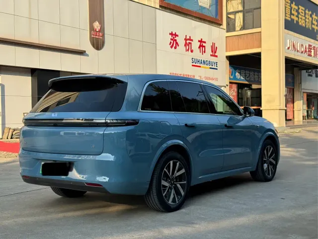 Li Auto L8 — Фото автомобиля 9
