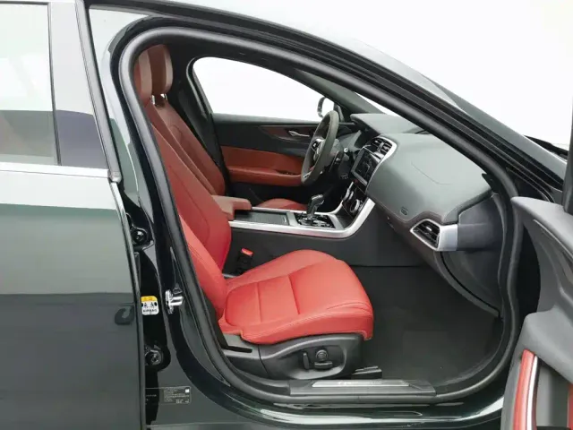 Jaguar XEL — Фото автомобиля 23