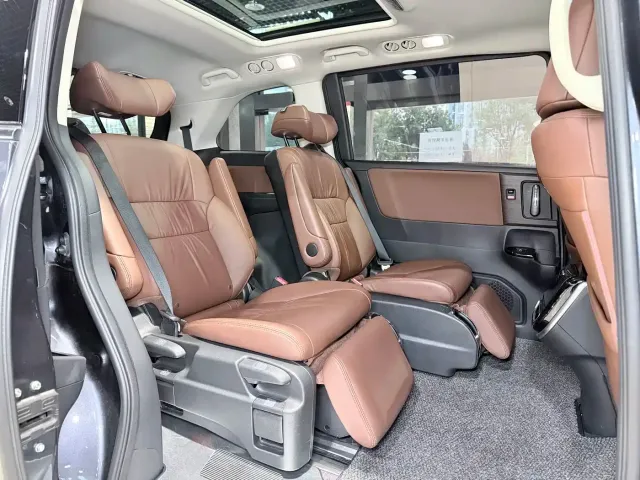 Honda Odyssey — Фото автомобиля 16