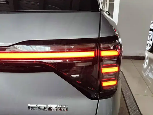 Ford Edge — Фото автомобиля 7