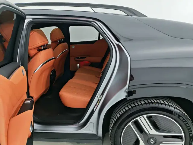 Changan Qiyuan E07 — Фото автомобиля 10
