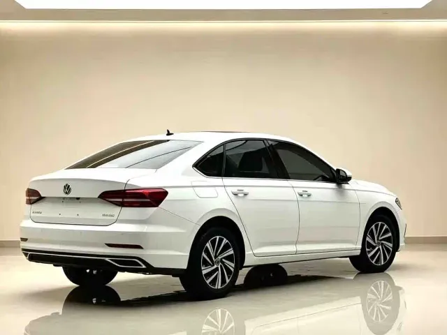 Volkswagen Lavida — Фото автомобиля 2