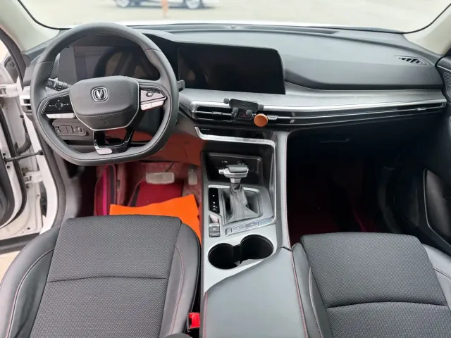 Changan CS35 Plus — Фото автомобиля 5