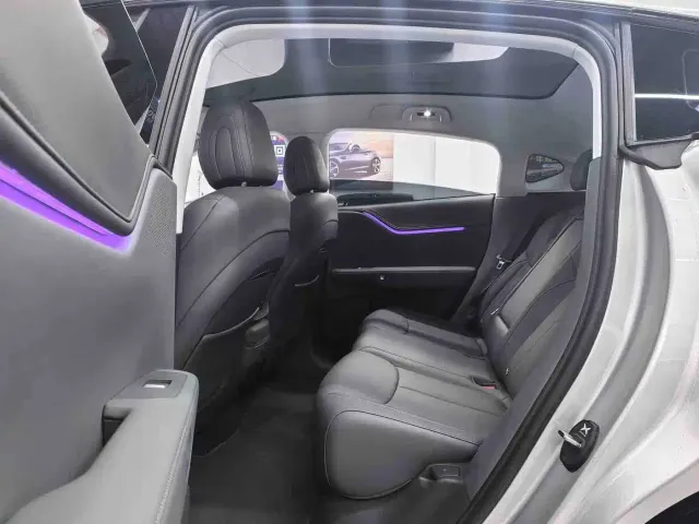 Xpeng G6 — Фото автомобиля 9