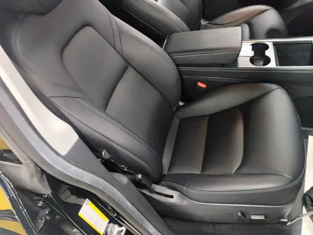 Tesla Model Y — Фото автомобиля 24