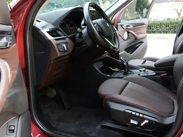BMW X1 — Фото автомобиля 4