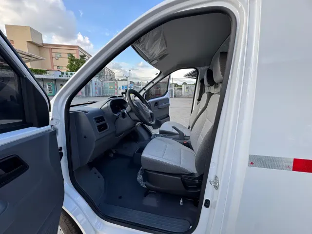 Wuling Yangguang — Фото автомобиля 9