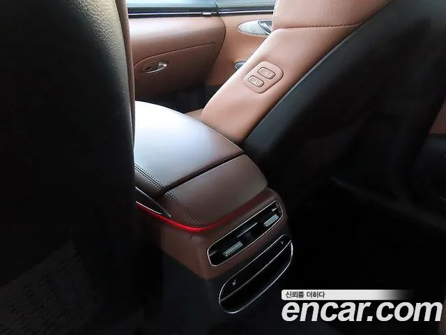 Genesis GV70 2.5T Бензин AWD — Фото автомобиля 16