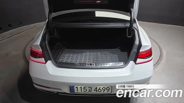 Genesis G90 Бензин 3.5 турбо AWD — Фото автомобиля 30