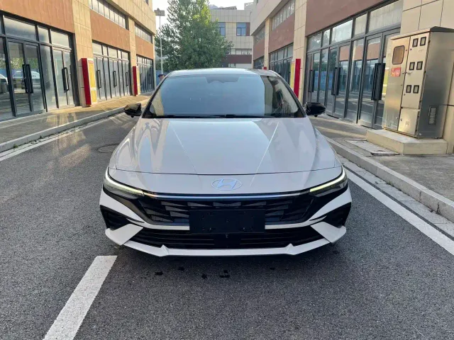 Hyundai Elantra — Фото автомобиля 2