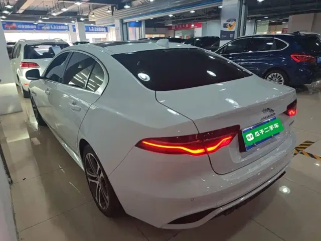 Jaguar XEL — Фото автомобиля 4