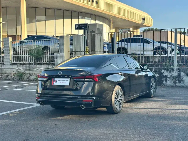 Nissan Teana — Фото автомобиля 4