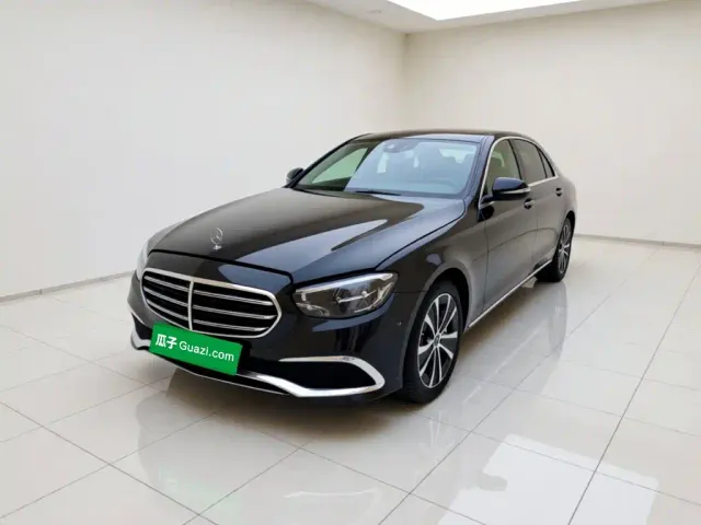 Фотография автомобиля — Mercedes-Benz E-Class