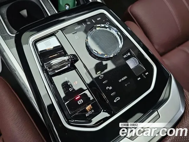 BMW 7 Series G70 — Фото автомобиля 8