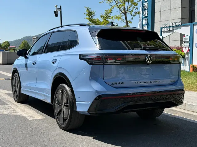 Volkswagen Tiguan L — Фото автомобиля 16