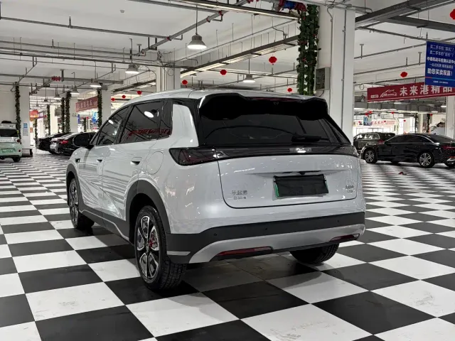 BYD Seal 05 DM-i — Фото автомобиля 7