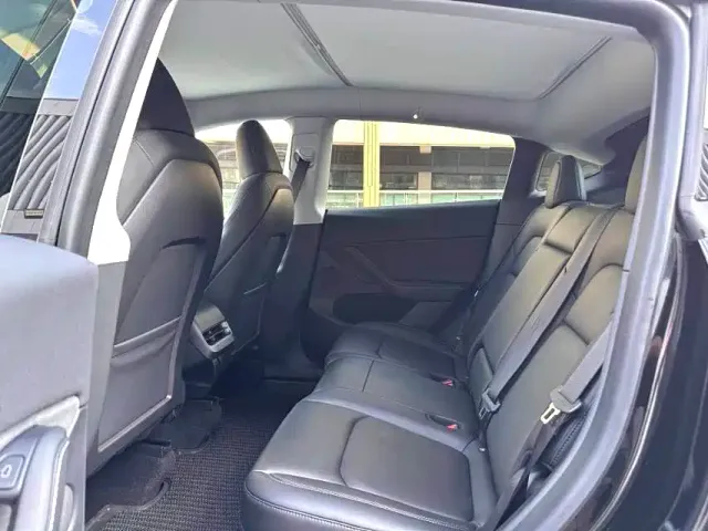 Tesla Model Y — Фото автомобиля 6