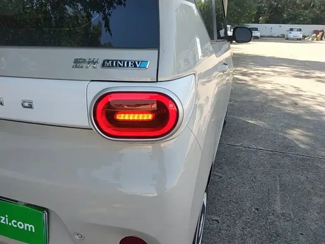 Wuling Hongguang Mini EV — Фото автомобиля 6