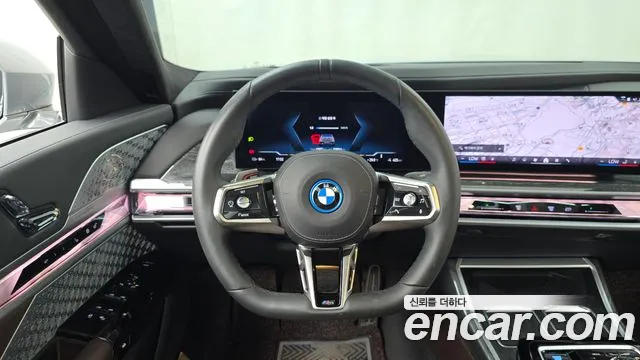 BMW i7 — Фото автомобиля 7