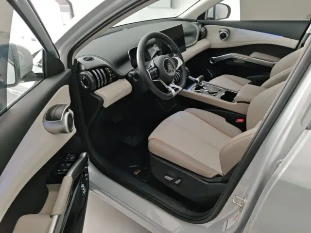 BYD Yuan PLUS — Фото автомобиля 15