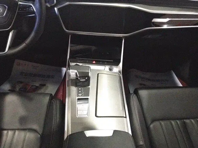 Audi A6L — Фото автомобиля 16