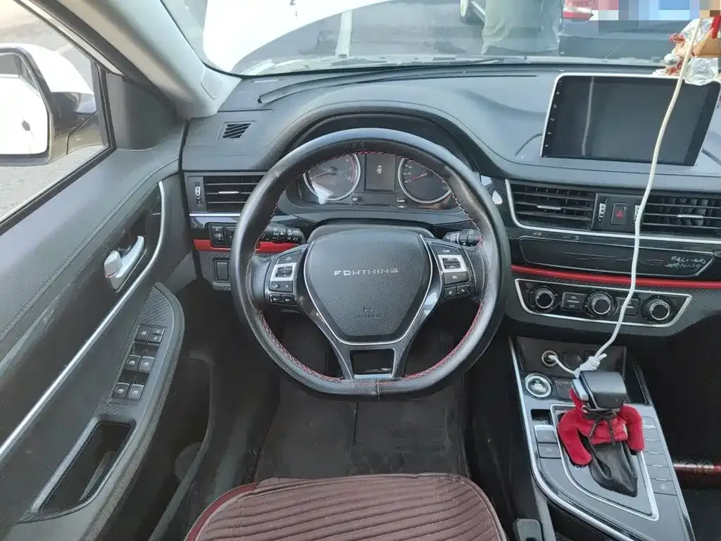 Dongfeng Fengxing Fengxing T5 2022 Golden Age 1.5T Automatic Far Dream 7-seater — Фото автомобиля 6