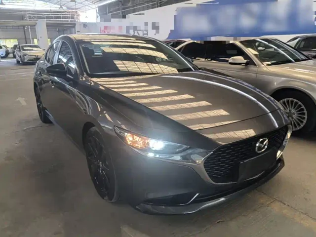 Mazda Axela — Фото автомобиля 3