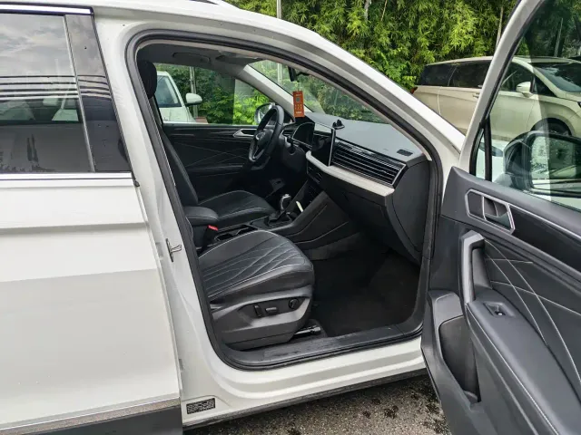 Volkswagen Tiguan L — Фото автомобиля 10