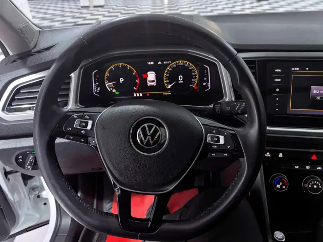 Volkswagen T-Roc — Фото автомобиля 11