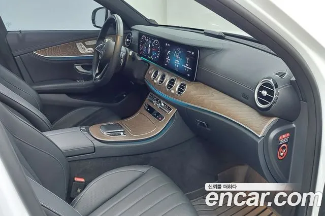 Mercedes-Benz E-Class — Фото автомобиля 13