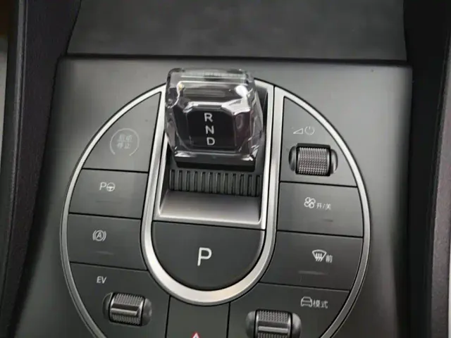 BYD Seal 05 DM-i — Фото автомобиля 13