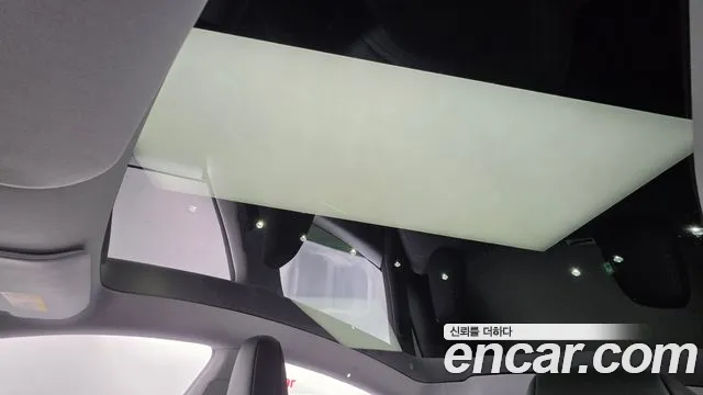 Tesla Model Y — Фото автомобиля 22