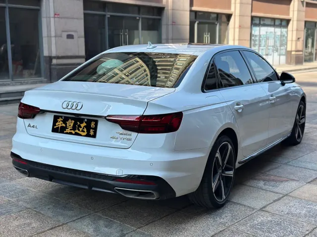 Audi A4L — Фото автомобиля 24