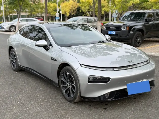 Xpeng P7 — Фото автомобиля 8