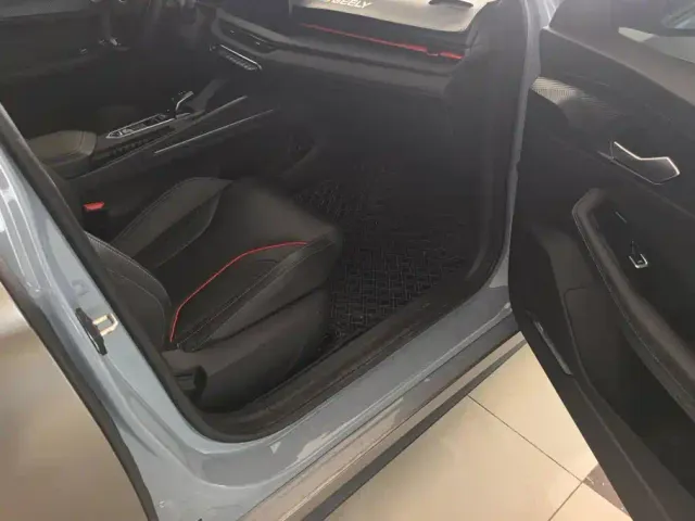 Geely Binrui — Фото автомобиля 8