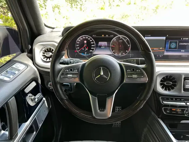 Mercedes-Benz G-Class — Фото автомобиля 11