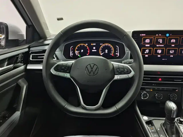 Volkswagen Lavida — Фото автомобиля 6