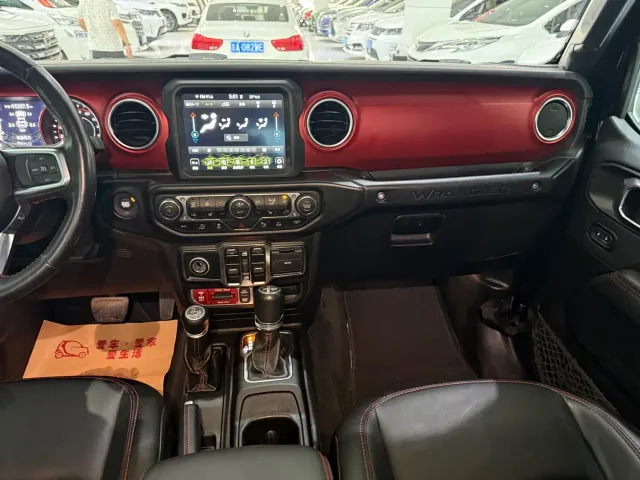 Jeep Wrangler — Фото автомобиля 13
