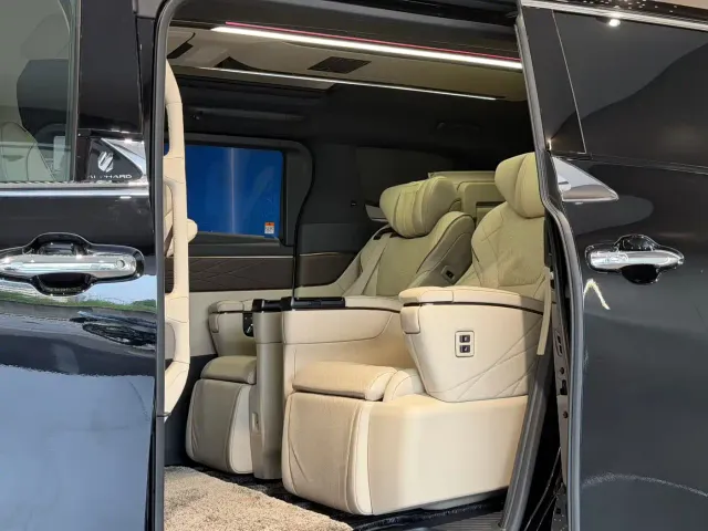 Toyota Alphard — Фото автомобиля 6