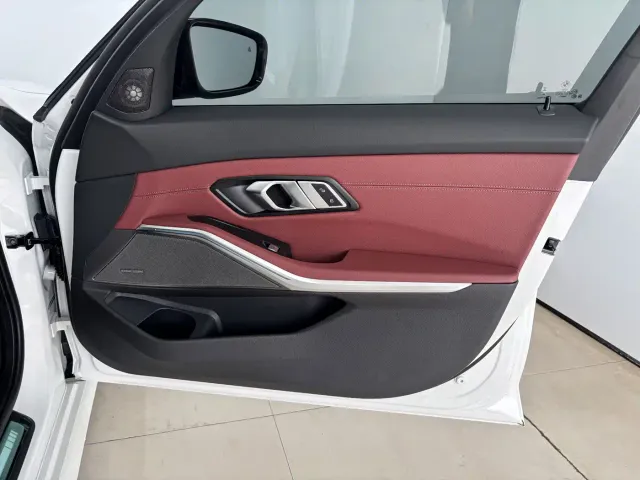 BMW 3 Series — Фото автомобиля 25